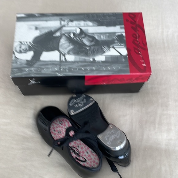 Capezio Jr Tyette Tap Shoes - Picture 2 of 6